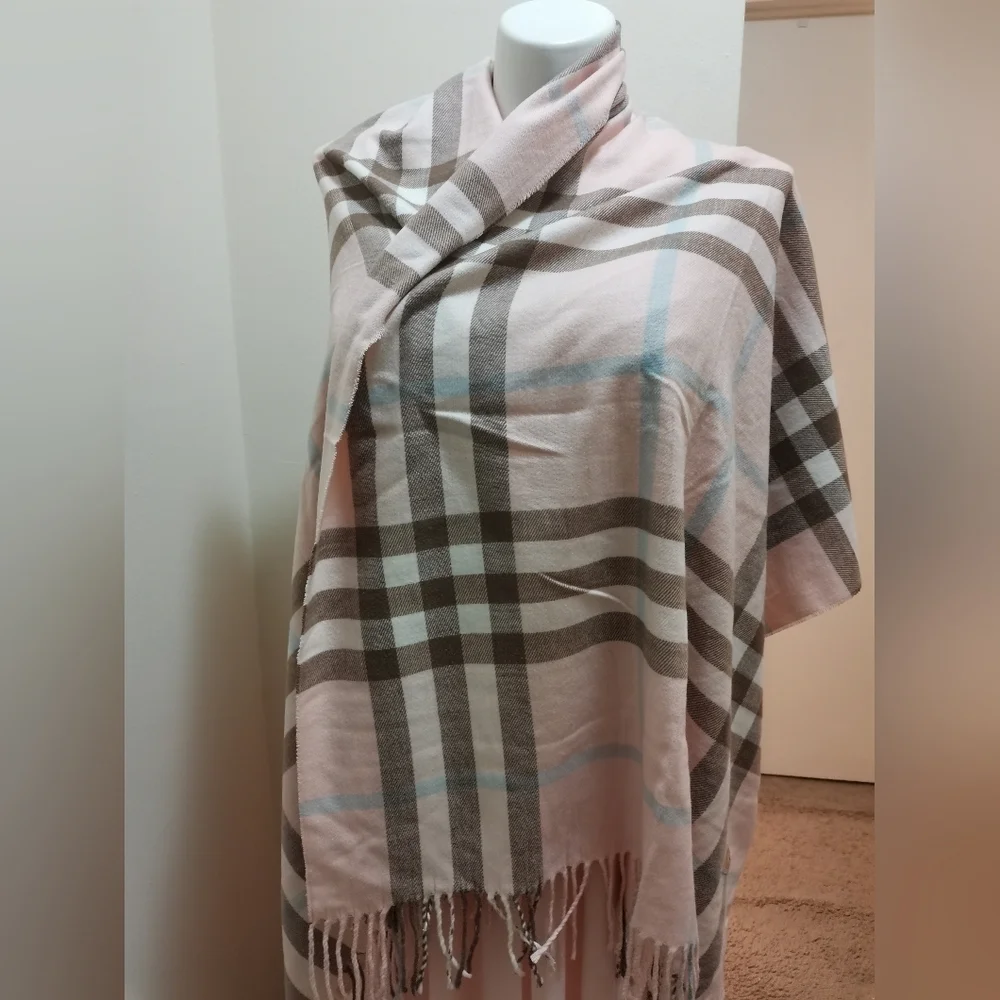 Royal Rossi 100% Mongolian Cashmere Plaid Extra Large Scarf. - Picture 3 of 5